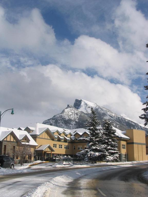 Ywca Banff Hotel Esterno foto